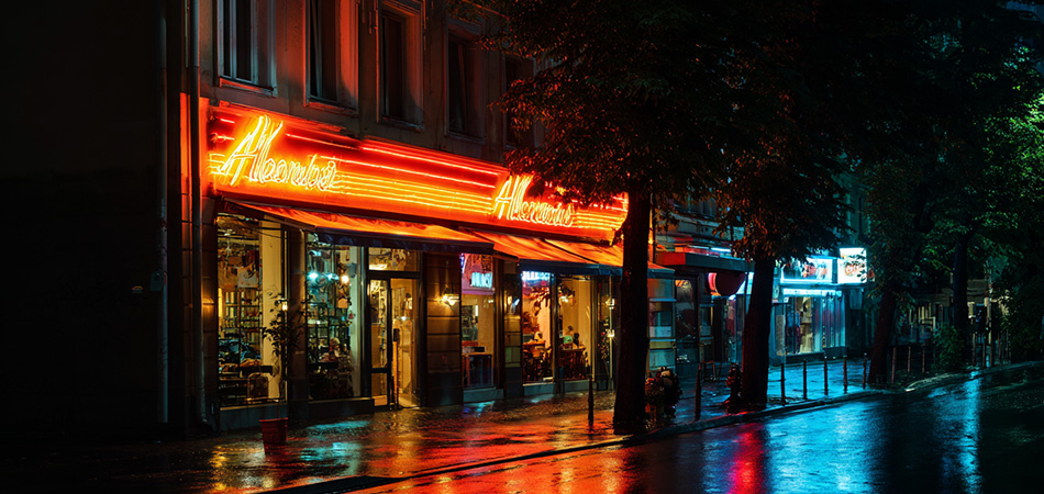 High-brightness neon shop signs for night visibility