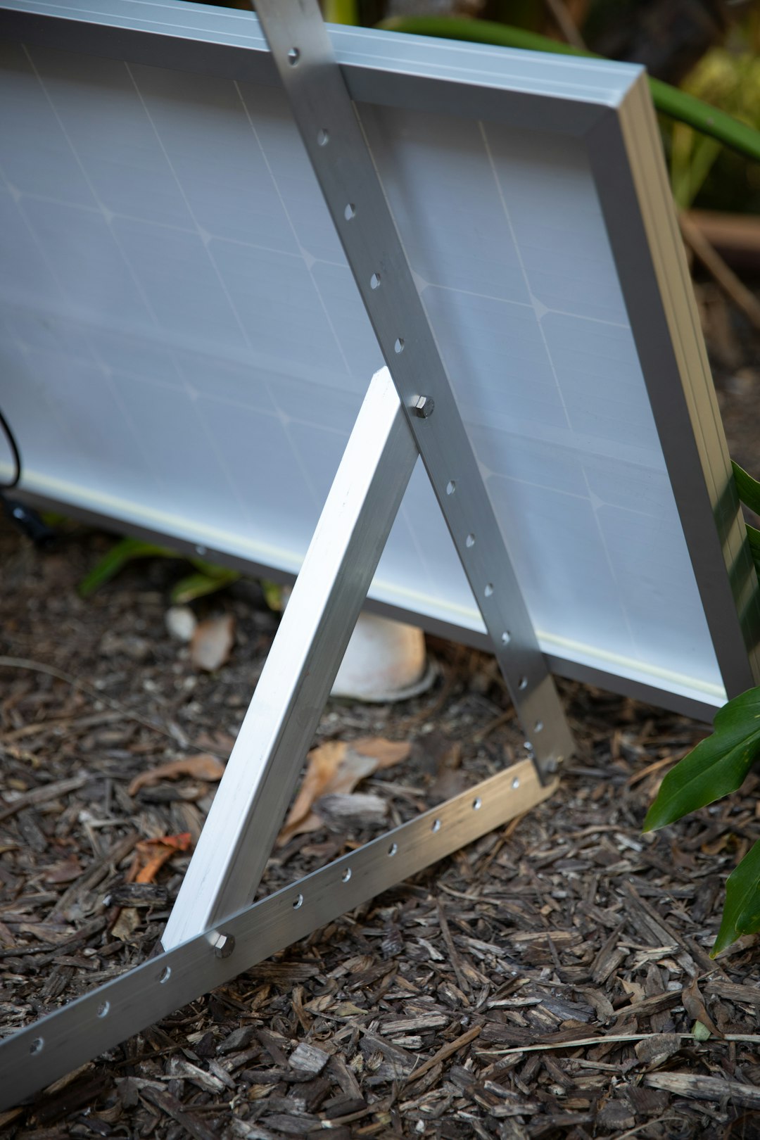 Solar-powered outdoor neon garden lights