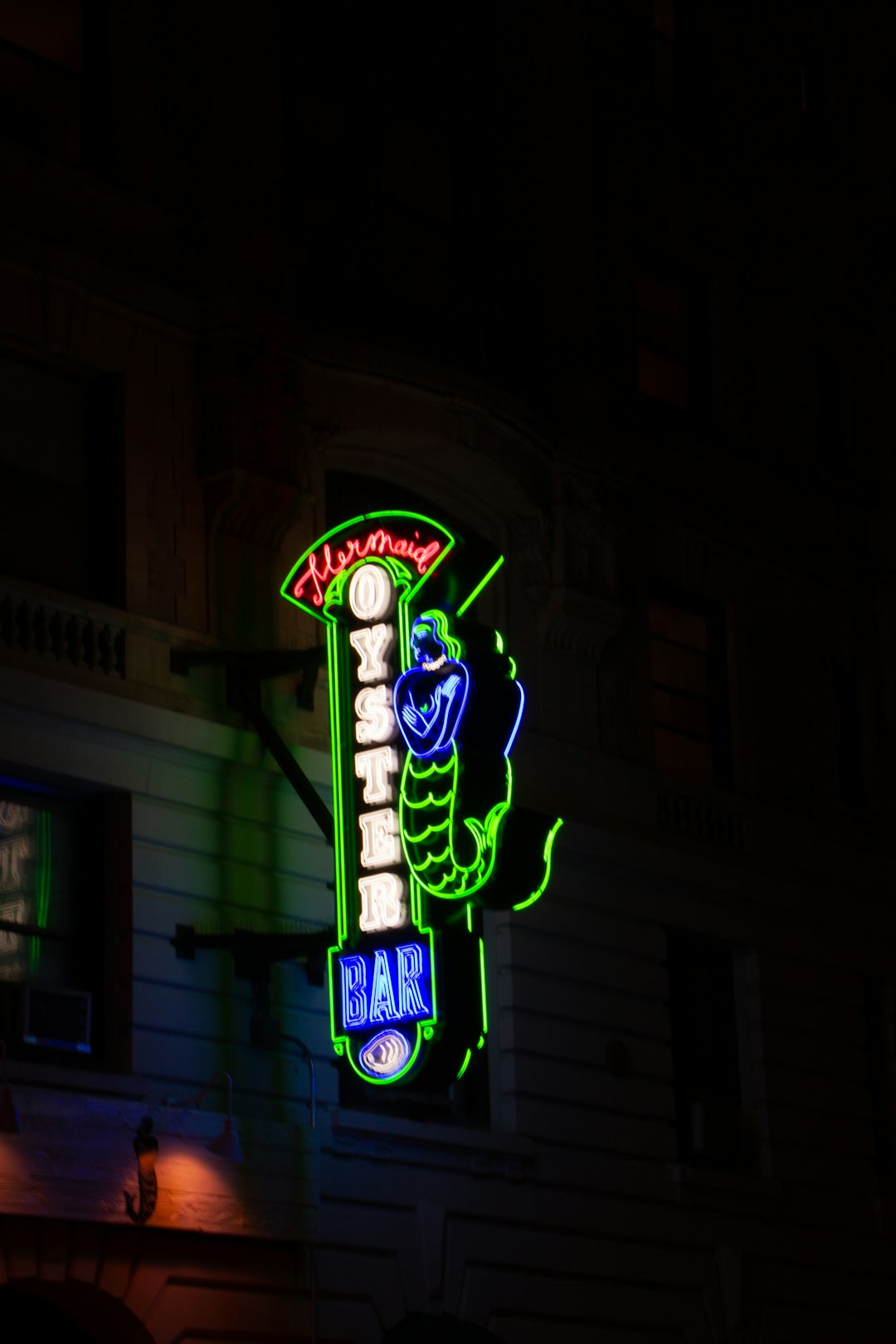 Outdoor neon lighting