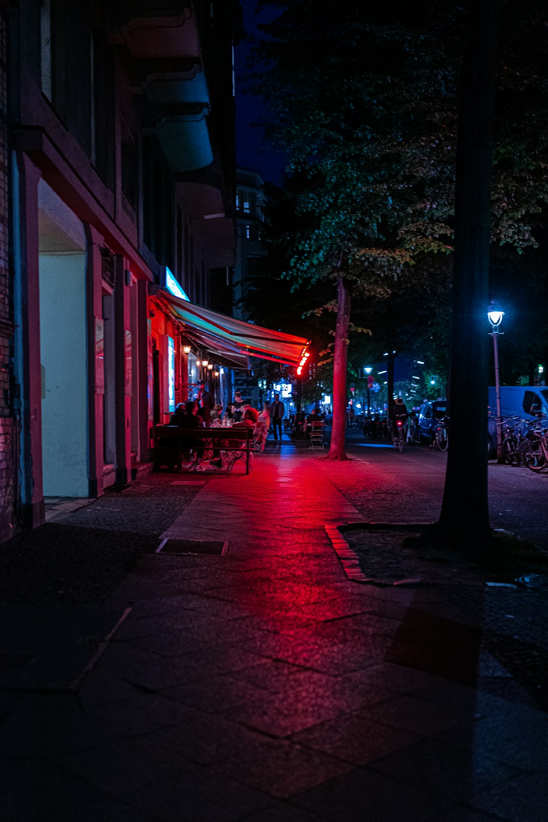 Outdoor neon lighting Outdoor neon lighting